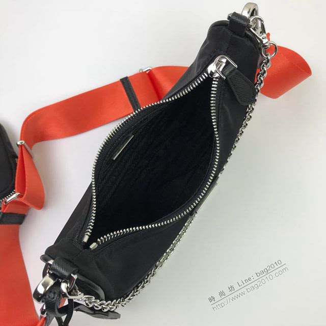 prada女包 普拉達2020新款nylon Hobo手拎包 時尚百搭 prada腋下包 1BH204 Prada單肩斜挎包  pyd2380
